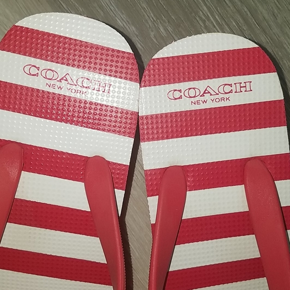 EUC Coach Loralyn Thong - Picture 6 of 8